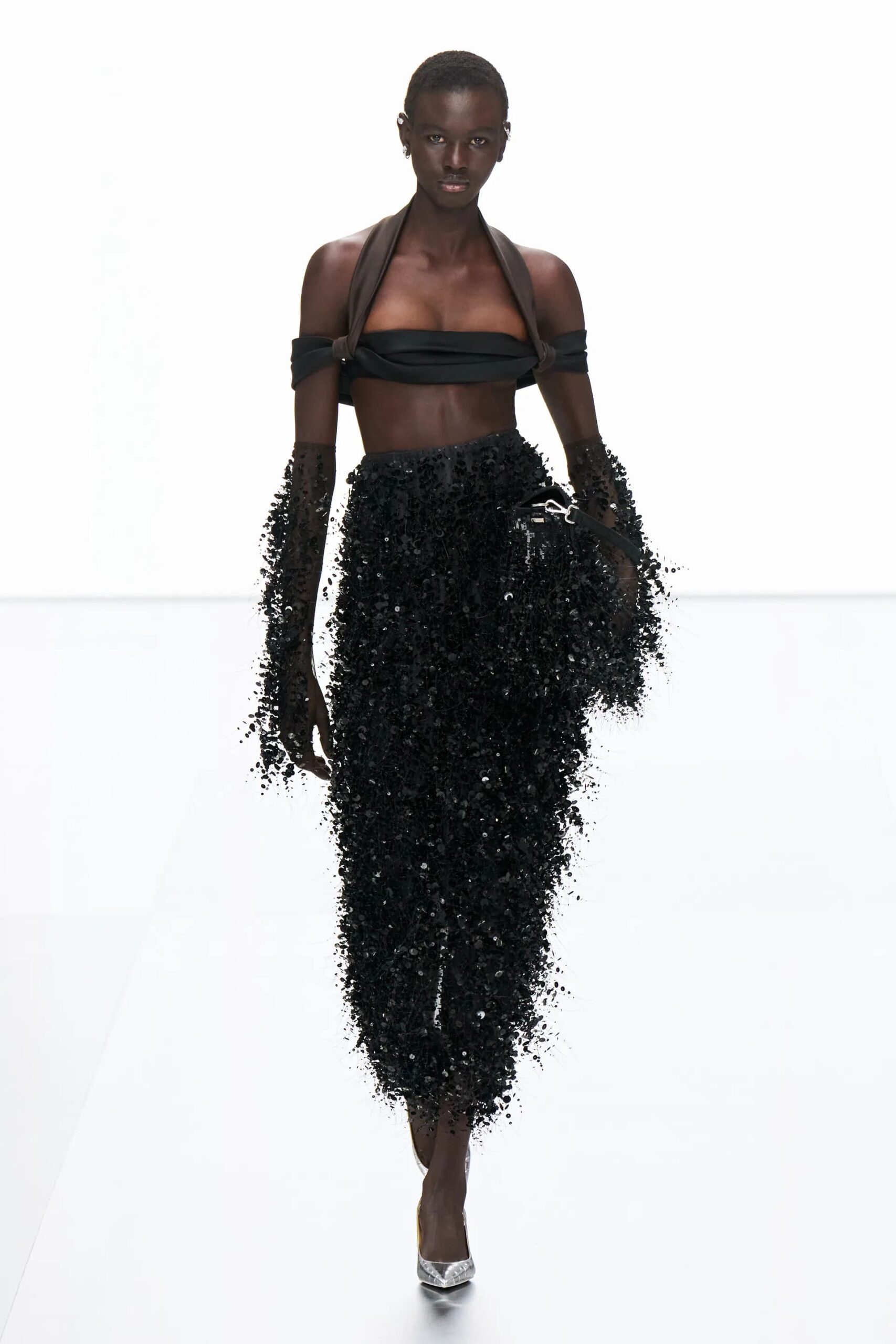 00005-fendi-spring-2024-couture-credit-gorunway